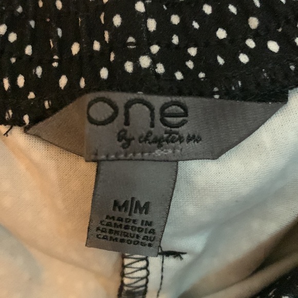 ๐ ONE BY CHAPTER ONE- BLACK AND WHITE POLKADOTS PANTS (M) ๐ - Picture 7 of 9